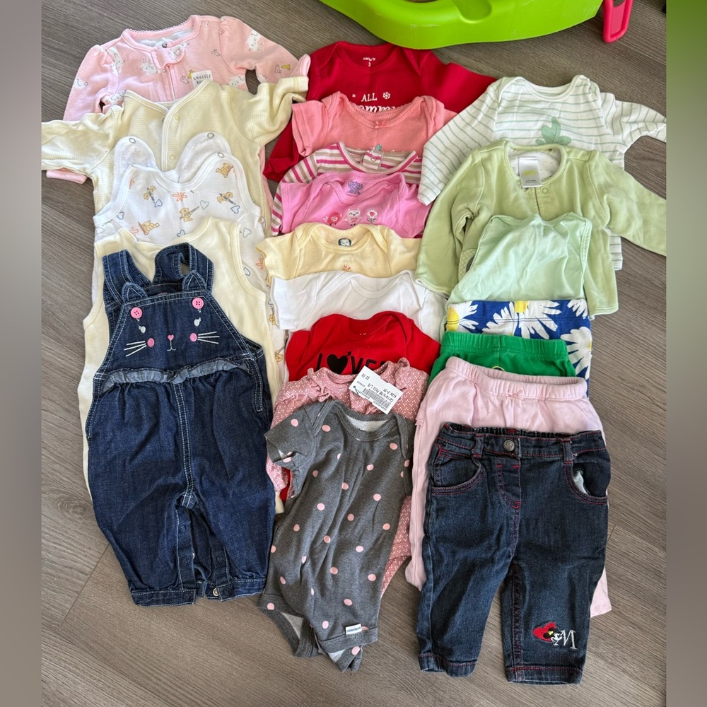 0-3M girls lot